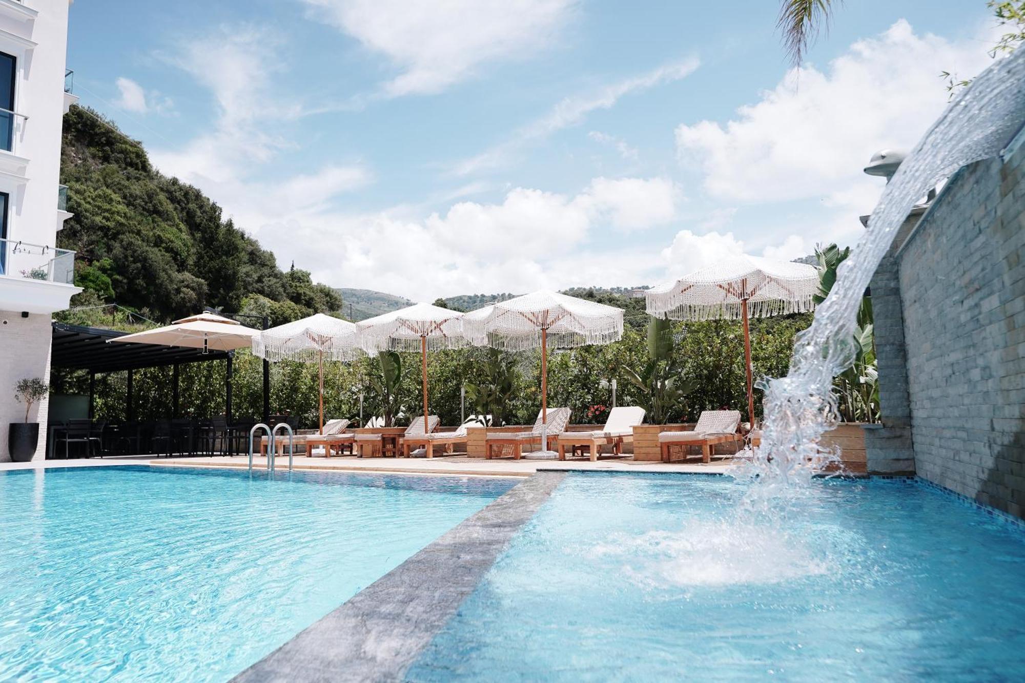 Sea View Hotel Himare Exterior photo